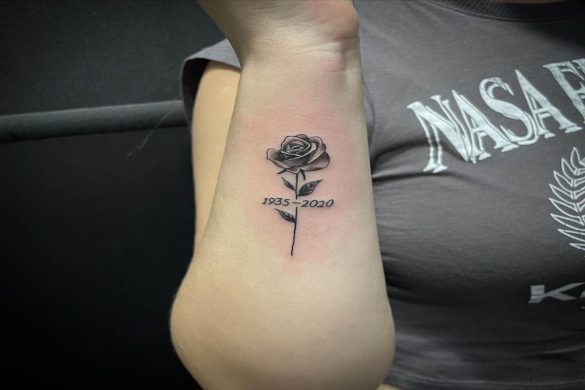 Awesome Mini Rose Tattoos Symbolize What?